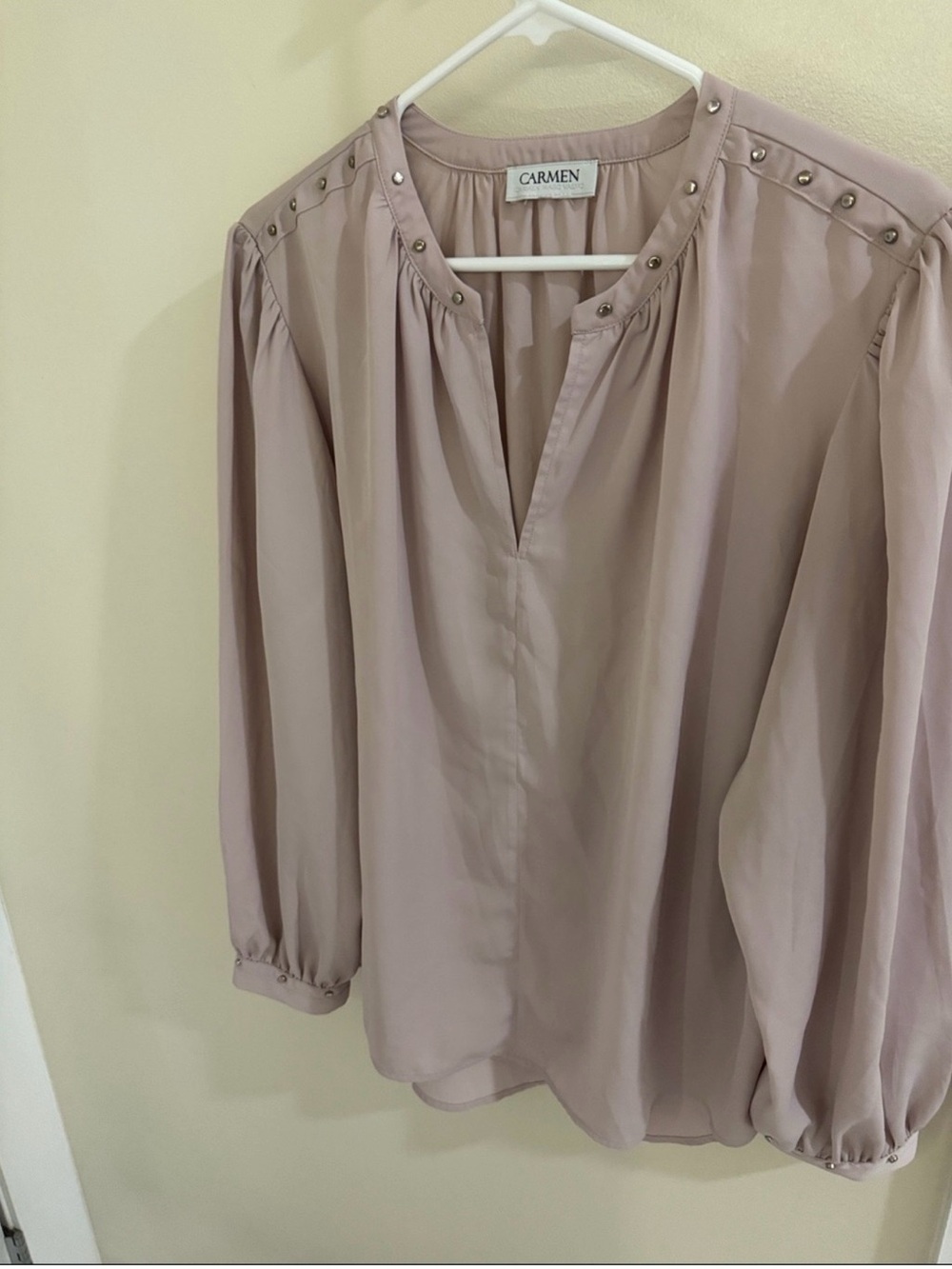 Carmen by Carmen Marc Valvo Blush Pink Studded High Low Blouse - Picture 4 of 4